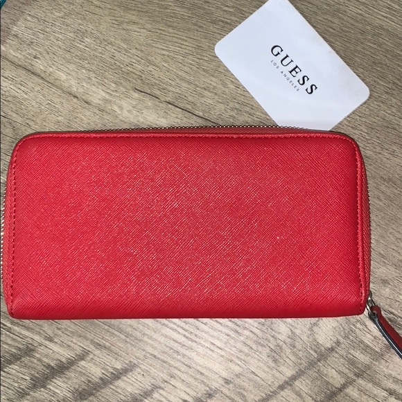 red Guess wallet with silver detailing - Picture 4 of 8